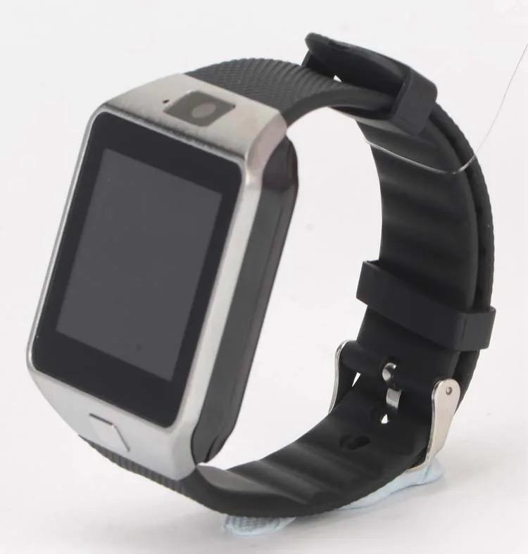 SMARTWATCH SAT IN CAMERA